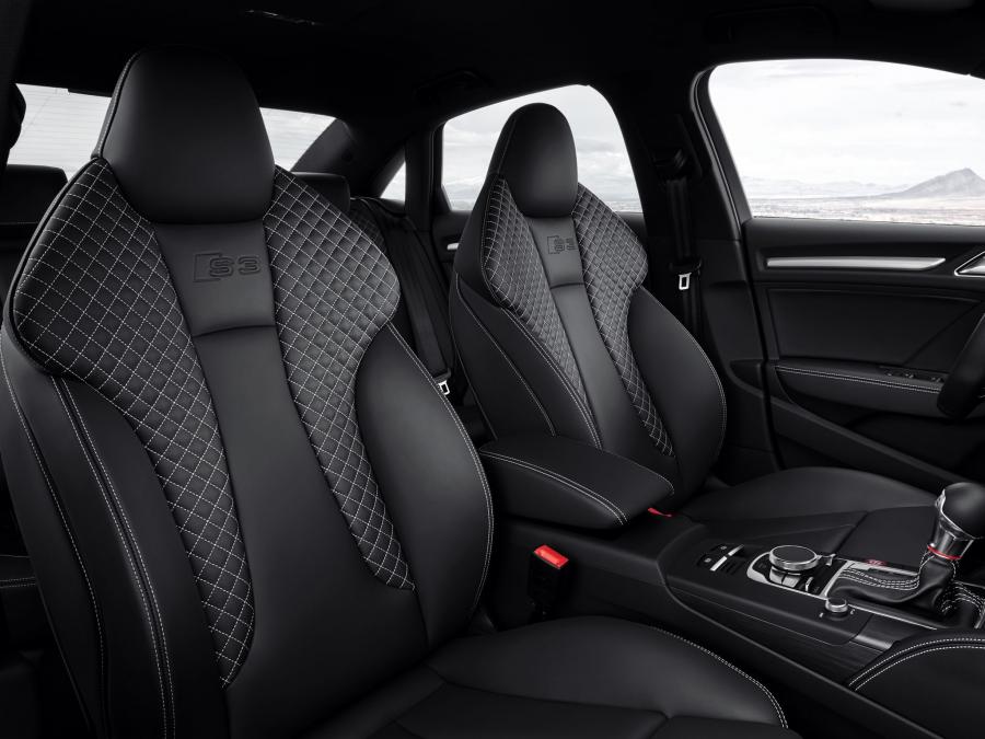 Интерьер Audi S3 Sedan (8V) 2013 года  (WW) (фото 9 из 95)